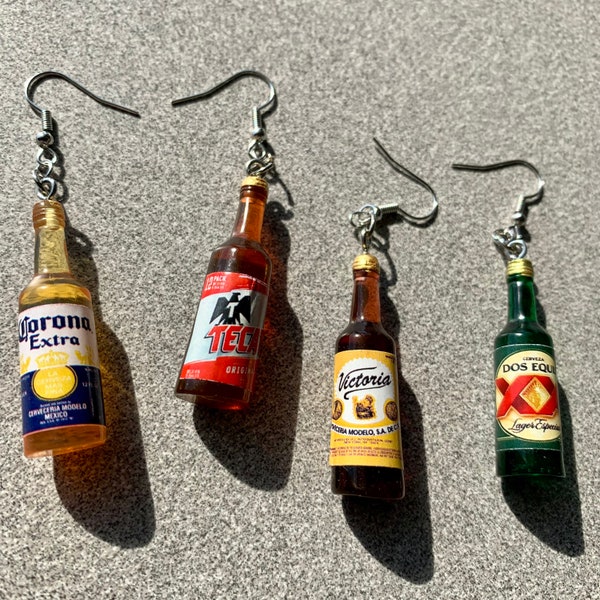 Mélangez et assortissez : Boucles d'oreilles fantaisistes sur le thème d'une bouteille de bière en acrylique acrylique / Boucles d'oreilles gourmandes avec alcool / Boucles d'oreilles cadeau fantaisie avec nourriture et boisson
