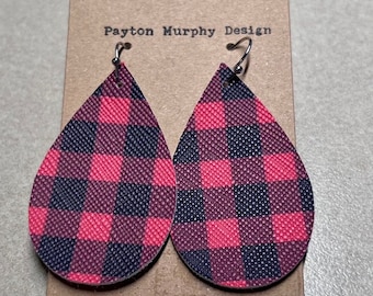 Pendientes de leñador: pendientes de piel sintética con forma de lágrima y estampado de cuadros rojos y negros.