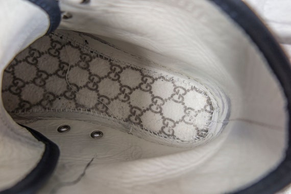 gucci sneakers white bee shoes original quality worldwide shipping ,  whatsapp: 0086 *** **** 5950 wechat : yongxiazou | Bee shoes, Sneakers  white, Sneakers