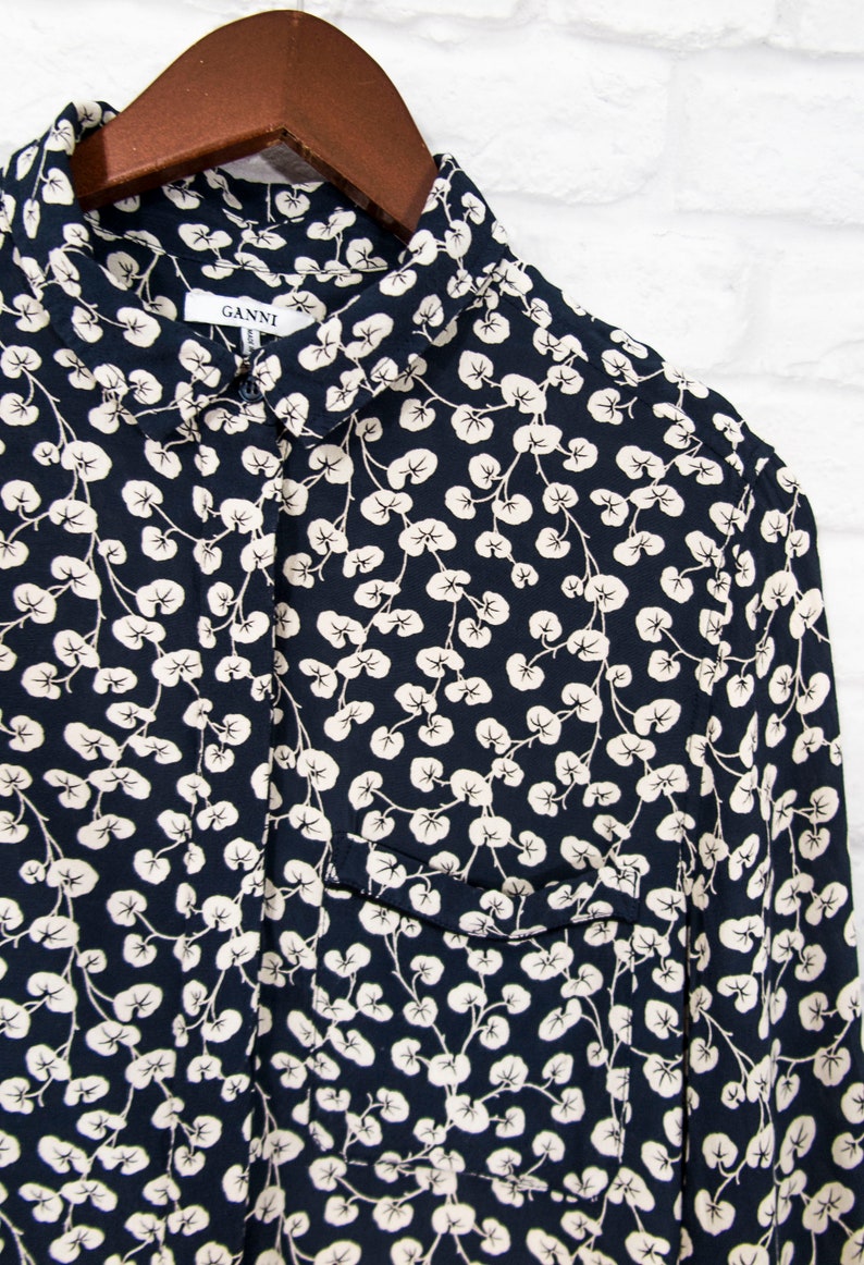 GANNI Roseburg Crepe Navy Shirt Top Blouse Leaves Print Crepe Viscose Printed Shirt Long sleeve size 38/UK12/US8 image 3