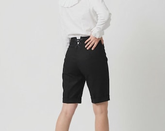 Pantaloncini in lana Gucci con dettaglio a corsetto sul retro della vita, taglia 38