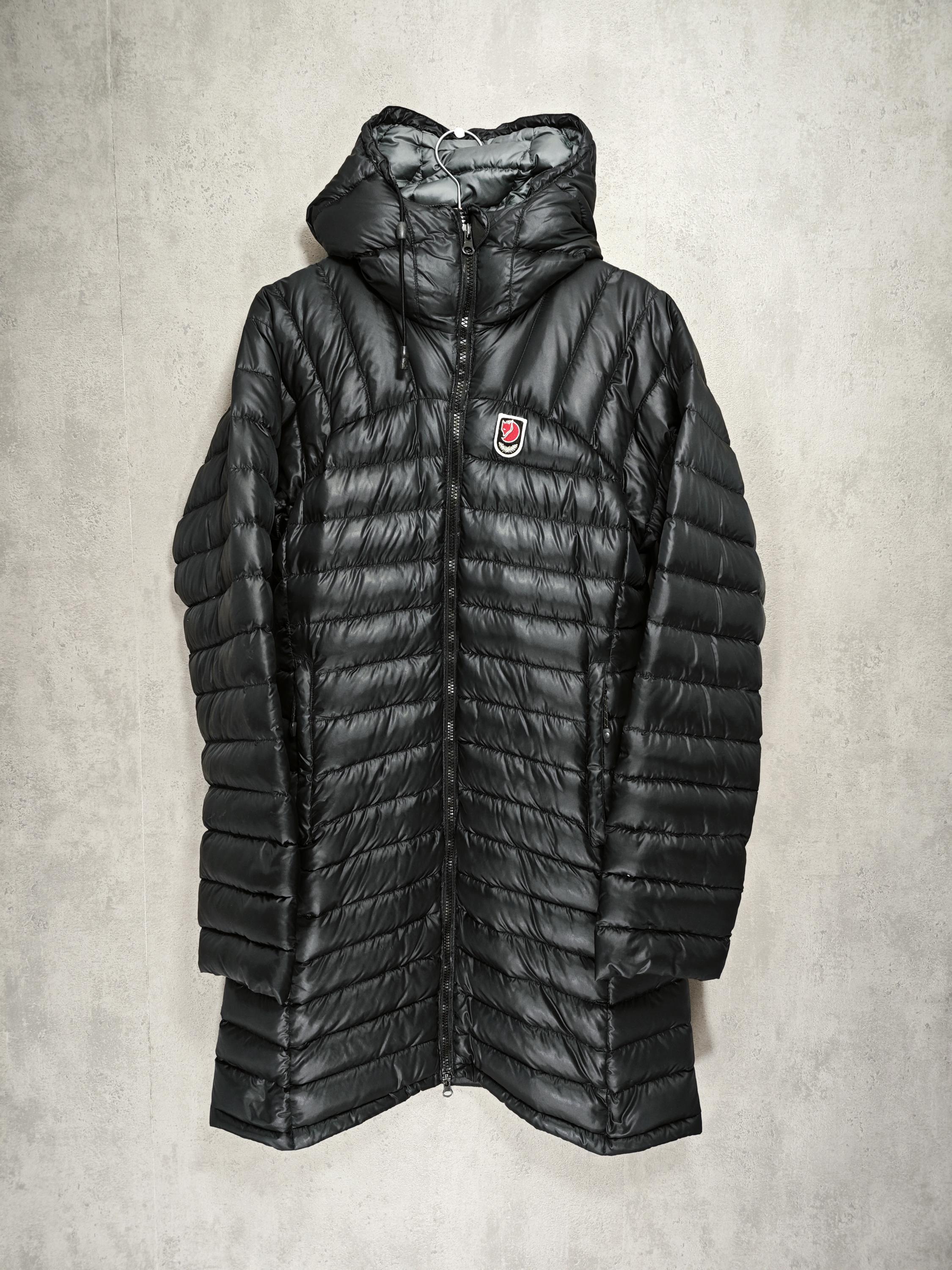 Fjällräven Snow Goose Daunenjacke Damen Kapuze Schwarz Pertex
