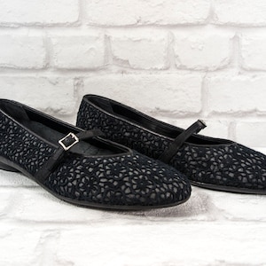 Salvatore Ferragamo Vintage Ballet Flats Black Embroidered Lace Shoes size US7/UK4.5/EU37.5