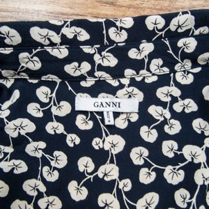 GANNI Roseburg Crepe Navy Shirt Top Blouse Leaves Print Crepe Viscose Printed Shirt Long sleeve size 38/UK12/US8 image 5