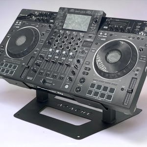 Regulowany stojak na kontroler DJ