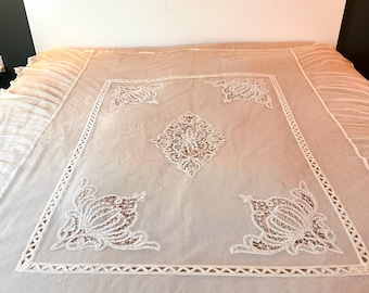 Early 20th Century Vintage Ecru Lace Bedspread