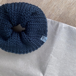 Scrunchie van merinowol, modern, minimalistisch, haarband, elastisch, zacht haarelastiekje, cadeau voor vriendin, boho, zwart
