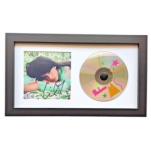 CD "Familia" autografado por Camila Cabello (emoldurado, certificado de autenticidade Beckett)