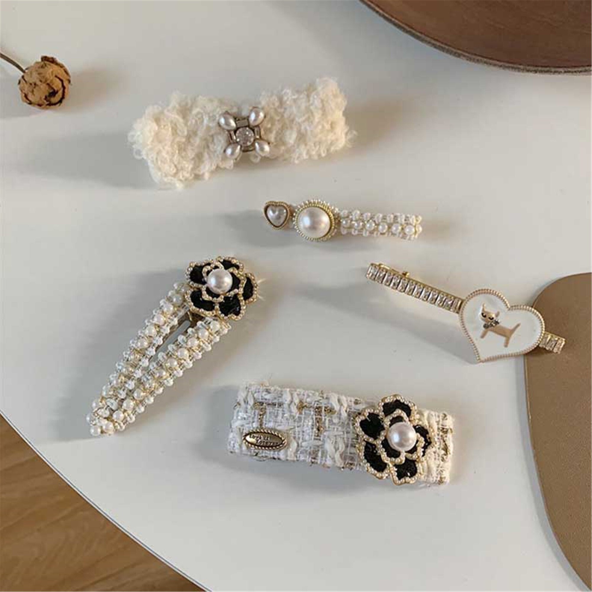 Chanel - Crystal Pearl Hair Clip 2019