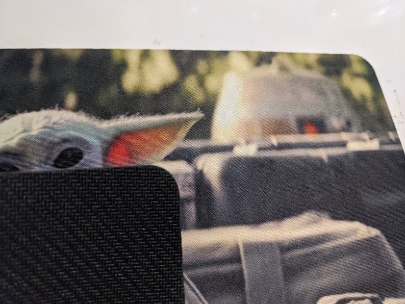 Mouse Pad 10 x 8 or 9 X 7 inch Anti slip optical Computer the child STAR WARS Mandalorian Baby yoda Grogu