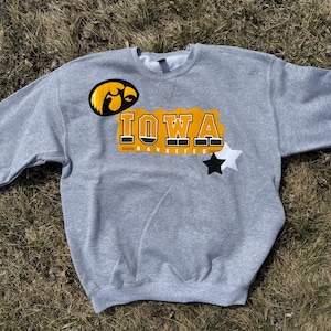 Iowa Patchwork Crewneck - size large