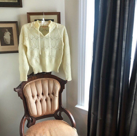 1970s Cream Knit Sweater
