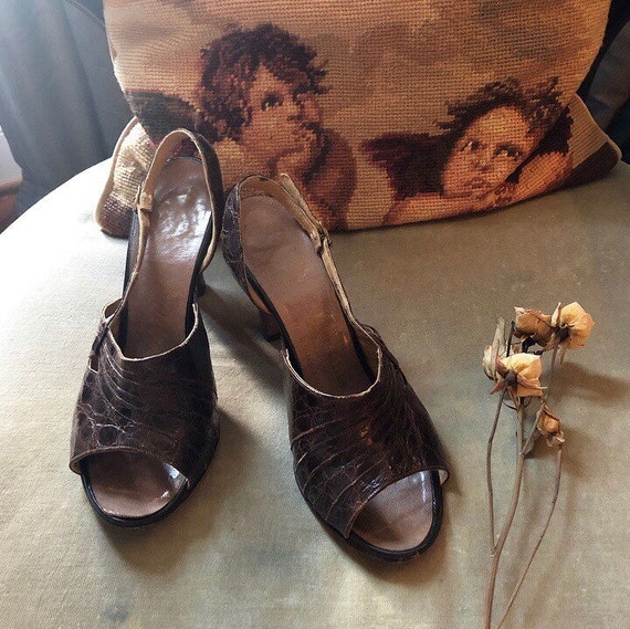 1940s Genuine Alligator Peep-Toe Heels