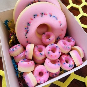 Donut wax melt gift box, wax melt bundle, wax melt surprise box, donut gift, birthday gift, donut lovers gift, Mothers day gift