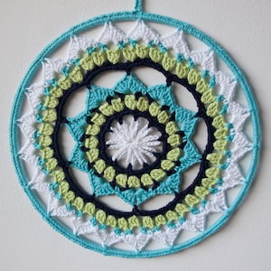 Circular crochet mandala with reversible hoop image 2