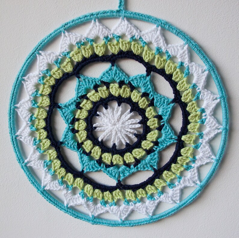 Circular crochet mandala with reversible hoop image 2