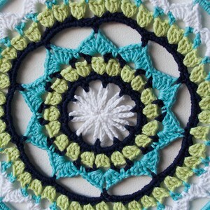 Circular crochet mandala with reversible hoop image 4