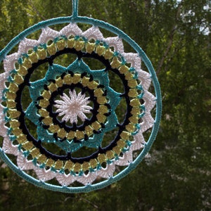 Circular crochet mandala with reversible hoop image 6