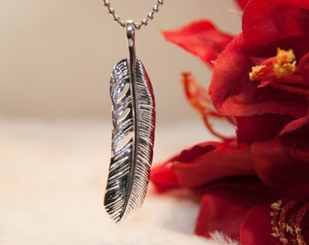 Silver archangel wing feather necklace (7877)
