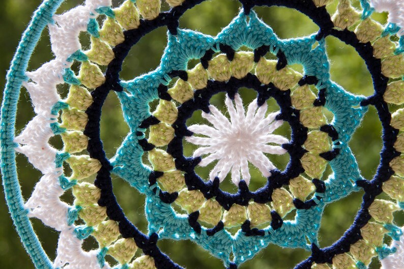 Circular crochet mandala with reversible hoop image 7