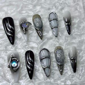 3D Cyber Heart Press-On Nägel: Punk Chrome Galaxy Nail Art