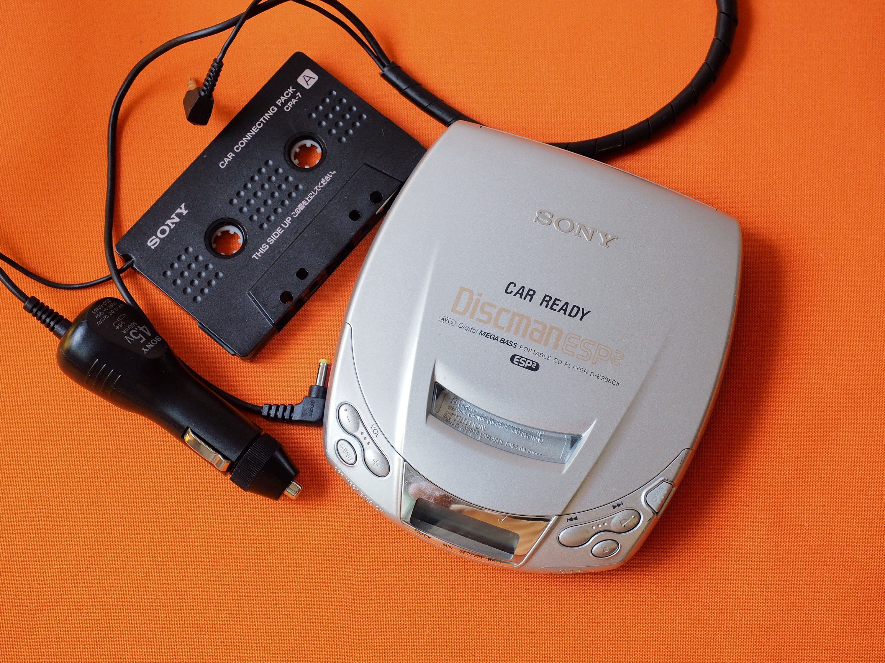 Sony D-E206CK Discman Reproductor de CD portátil Mega Bass Car Kit TRABAJAR  -  España