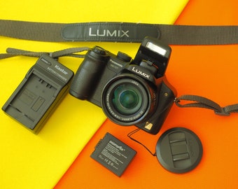 Panasonic Lumix DMC-FZ7 6.0MP Digital Bridge Camera + Battery + Charger WORKING