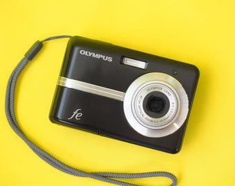 Kodak Easyshare C663 6.1MP Compact Digital Point and Shoot Camera