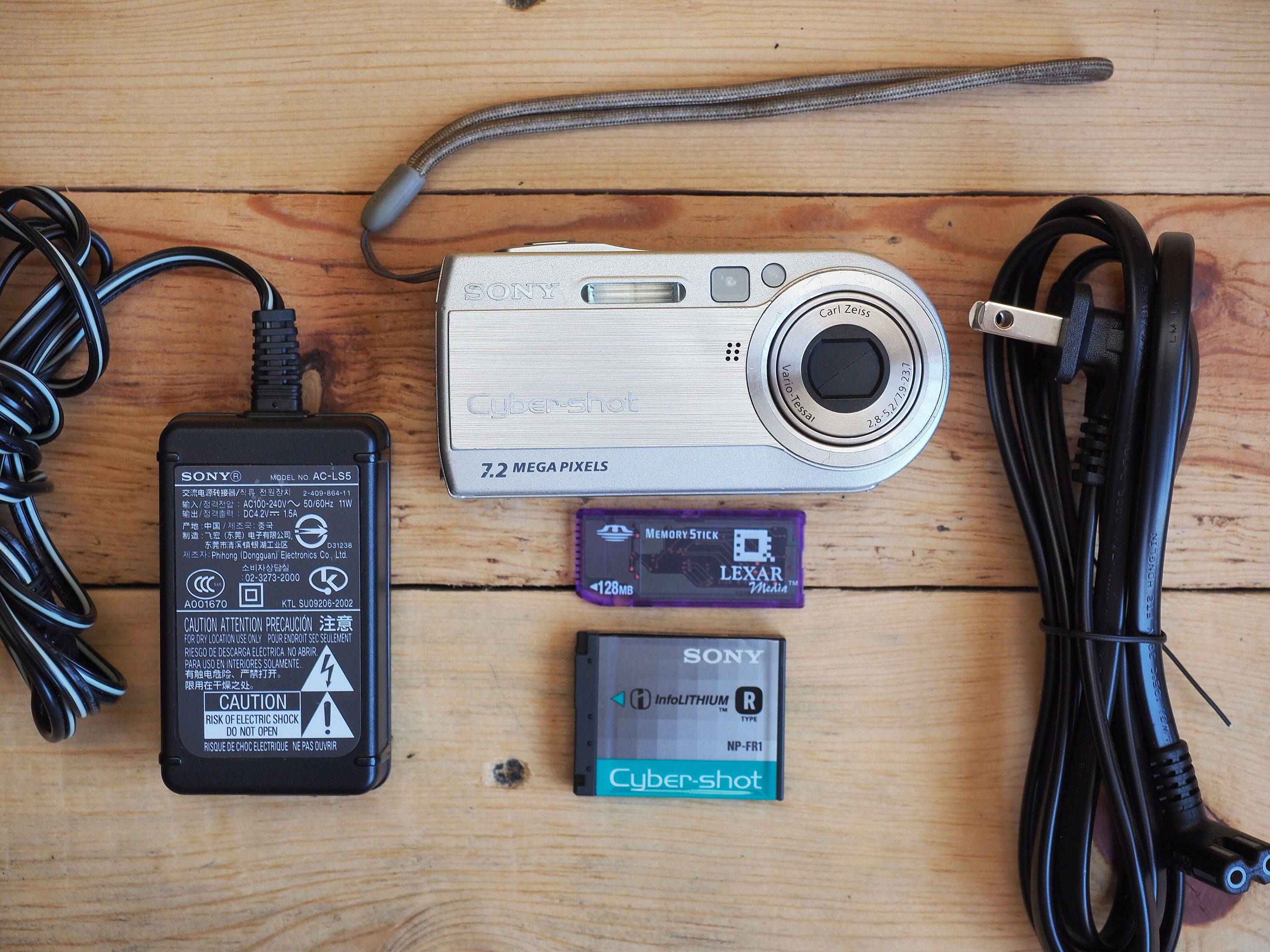 Sony Cyber-shot DSC-P150 7.2MP Compact Digital Point and Shoot 