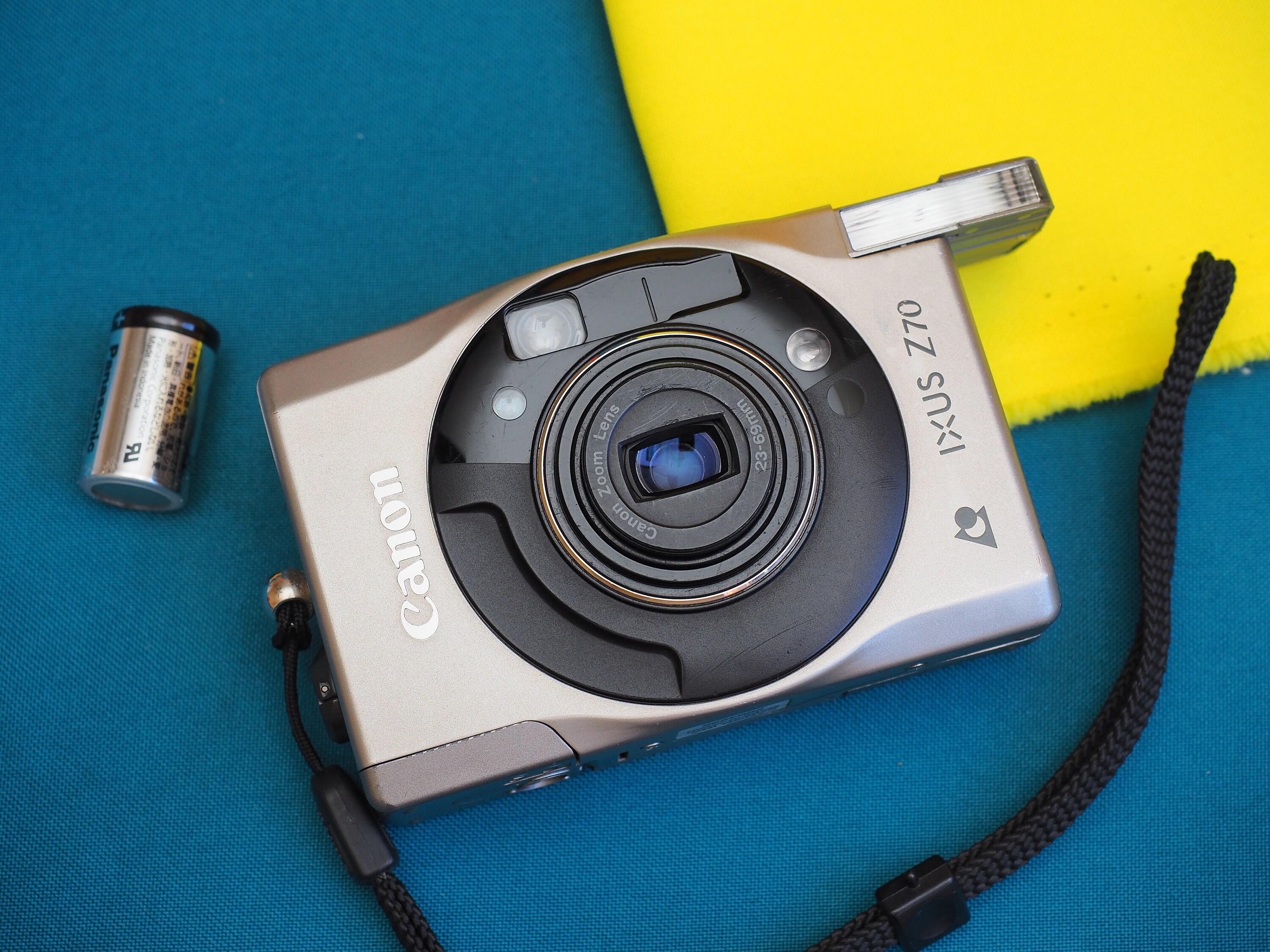 APS Point & Shoot Film Camera Kit Canon Ixus Z70 + Roll Of Expired