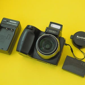 Kodak EasyShare DX7590 5.0MP Digital Point and Shoot Camera WORKING