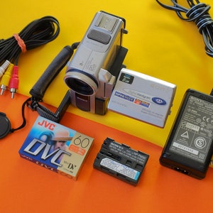 Sony Handycam DCR-PC9 Minidv Video Camera Camcorder Playback