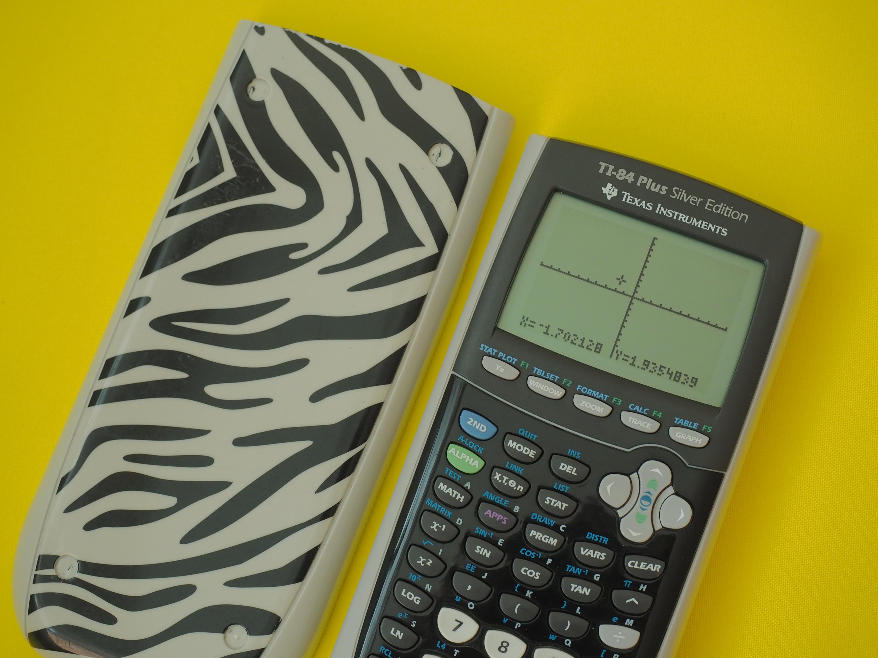 Texas Instruments TI-84 Plus CE Silver Graphing Calculator by Texas In(中古品) Texas Instruments TI-84 Plus Silver Edition Graphing Scientific