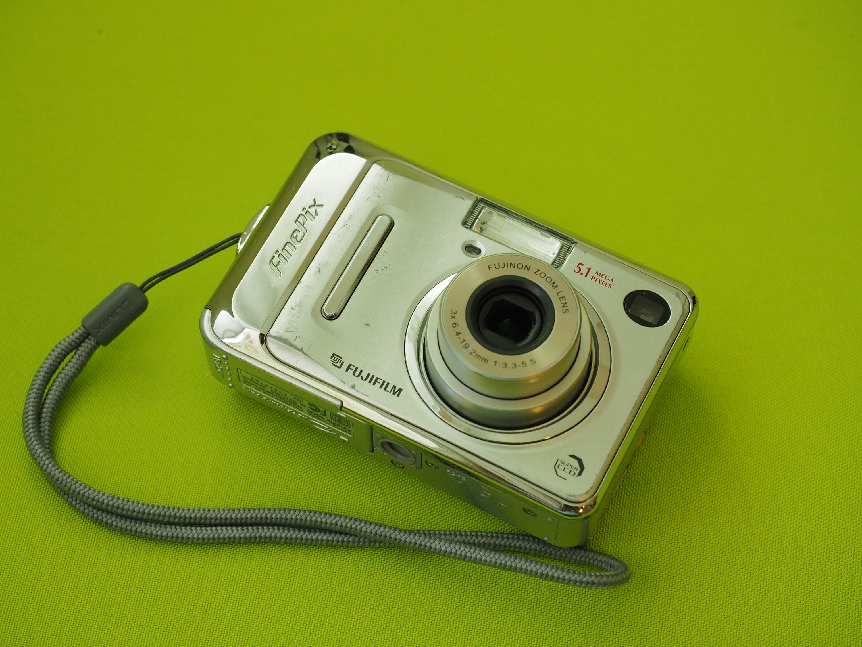 FUJIFILM ありがたく finepix a500 FUJIFILM ありがたく finepix a500