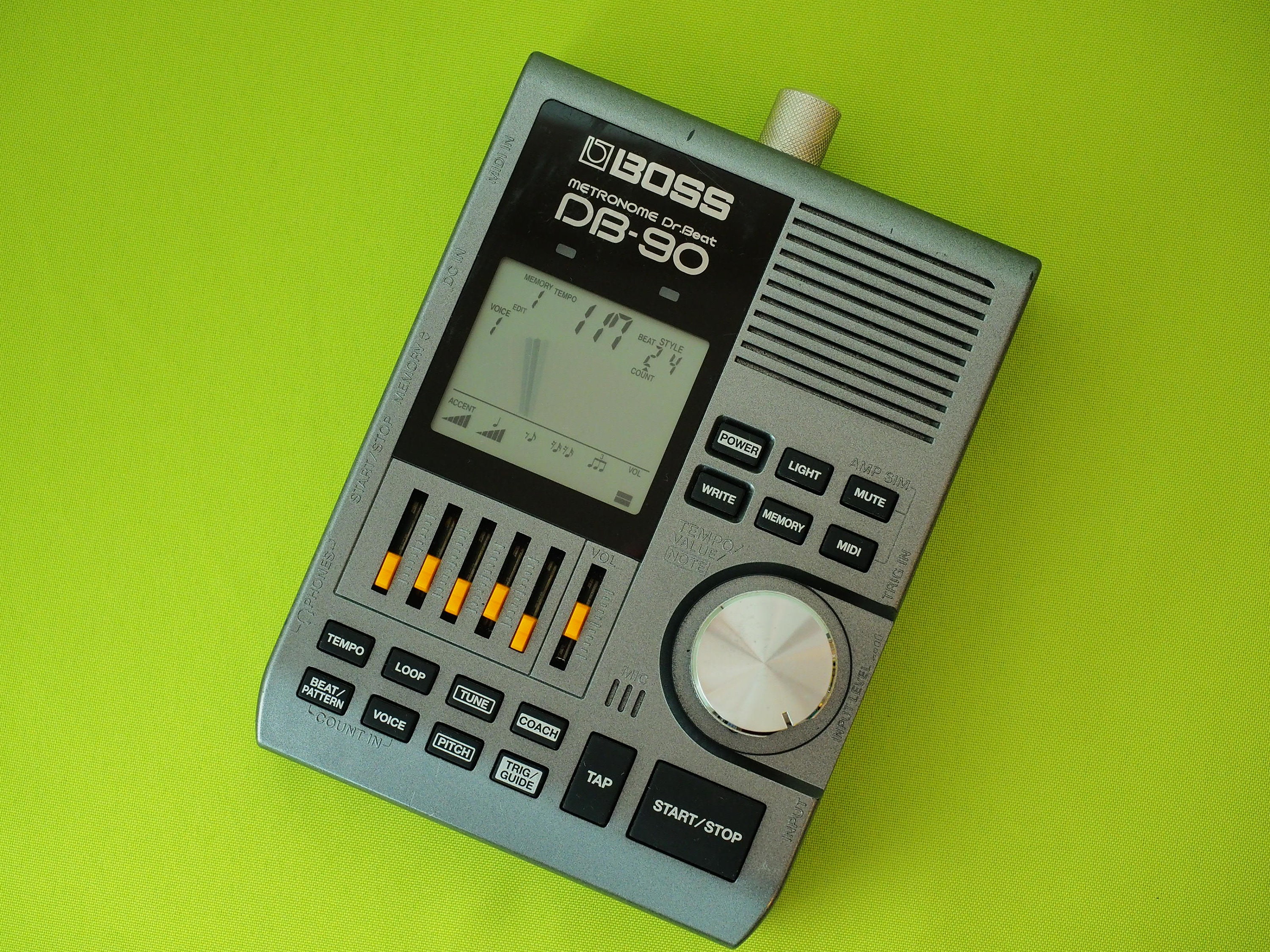 DB-90 Beat Electronic Metronome WORKING -