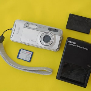 Kodak EasyShare LS743 4.0MP Compact Digital Point and Shoot Flash Camera TESTED