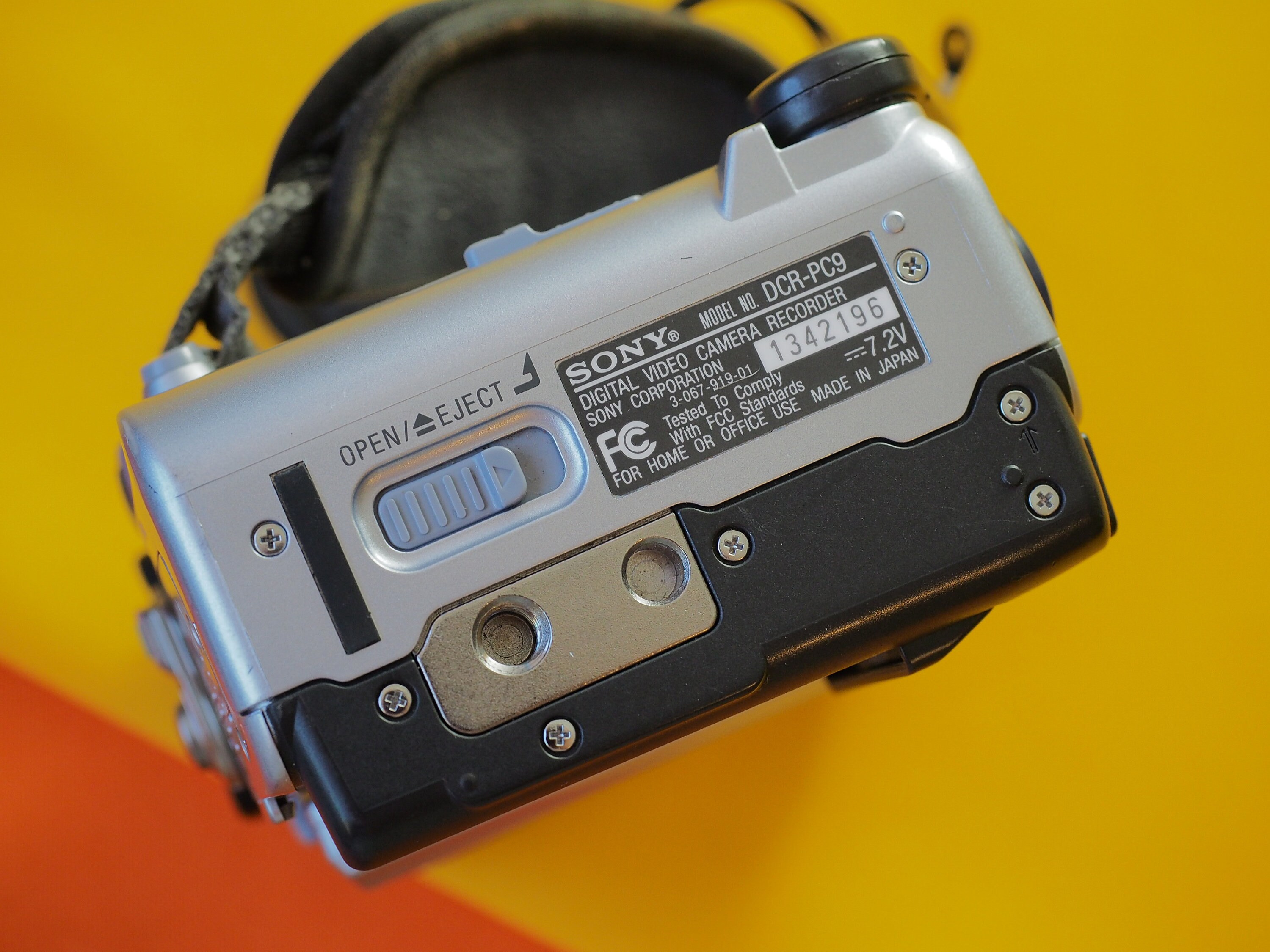 Sony Handycam DCR-PC9 Minidv Video Camera Camcorder Playback