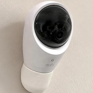 Eufy E20, E21 Baby Monitor Wall Mount | 45 Degree Angle