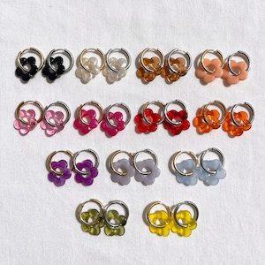 MINI DAISY Boucles doreilles fleurs colorées en acrylique et anneaux en acier inoxydable image 1