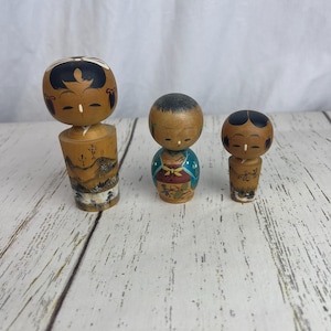 Vtg Wooden Kokeshi Bobble Head Dolls Set Of 3 Made In Japan
