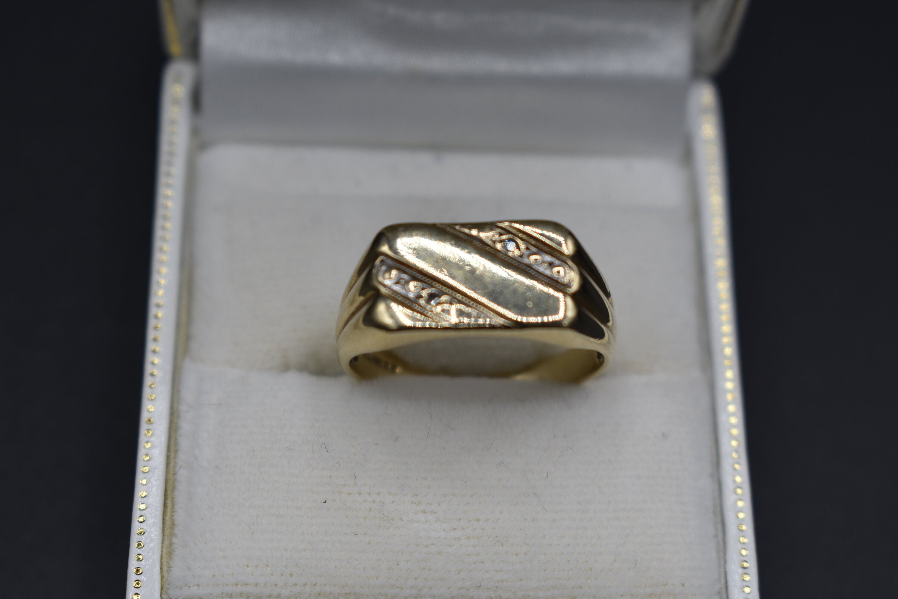 mens 9ct gold signet ring