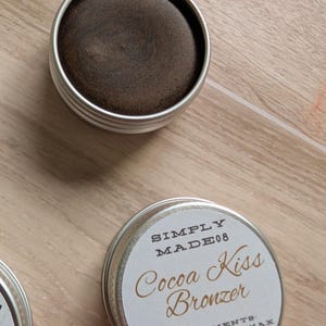 Grass-fed Tallow lip and cheek balm, highlighter, blush, bronzer with beef tallow, great for dry skin, grass fed beef tallow balm. Cocoa Kiss bronzer