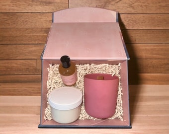 Coffret cadeau gel douche Déesse (4 oz), beurre corporel (8 oz) et bougie (12 oz) dans une boîte rose pour la Fête des Mères