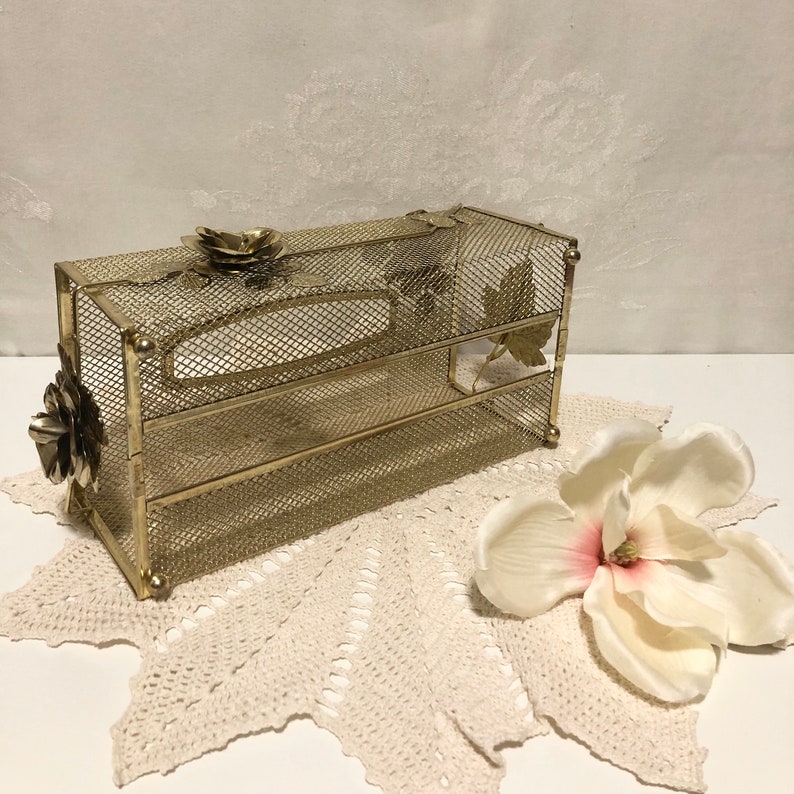 Vintage Brassplate Wire Mesh /& 3D Roses Tissue Box Holder Cover Hollywood Regency 1960s