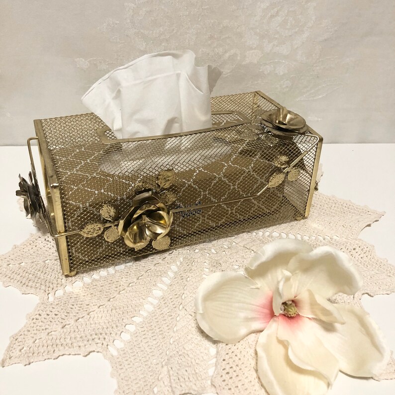 Vintage Brassplate Wire Mesh /& 3D Roses Tissue Box Holder Cover Hollywood Regency 1960s