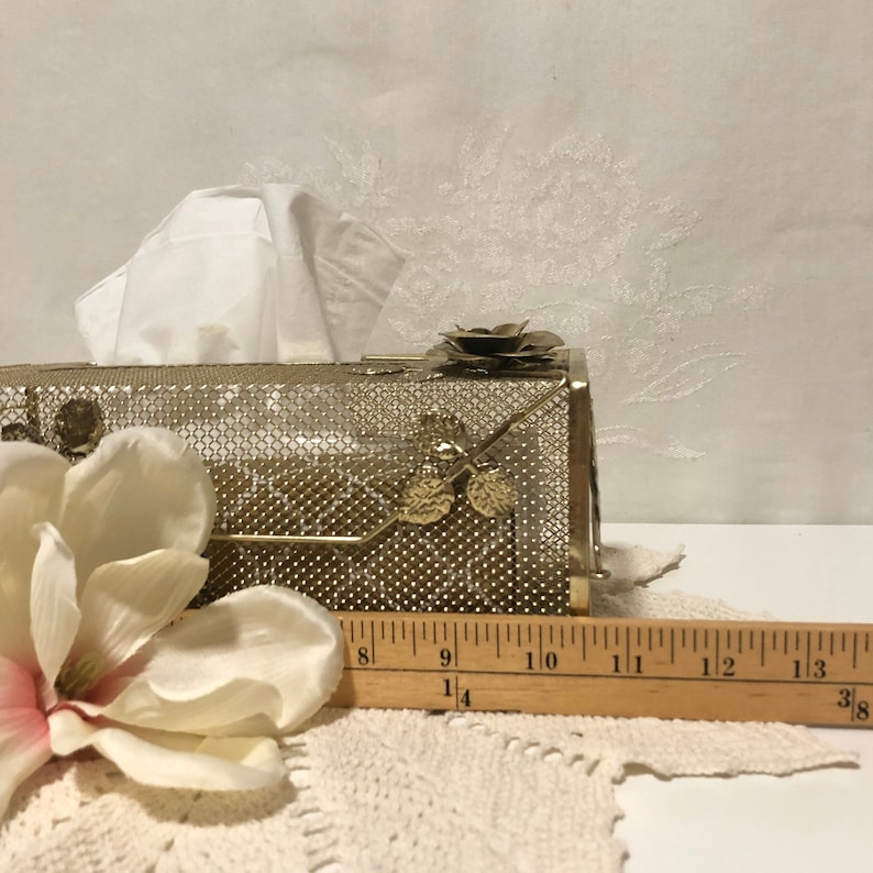 Vintage Brassplate Wire Mesh /& 3D Roses Tissue Box Holder Cover Hollywood Regency 1960s