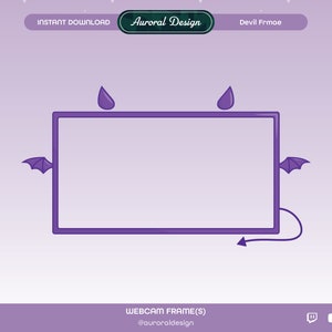 Puede incluir: Marco de webcam morado con forma de diablo, de forma cuadrada, dos pequeños cuernos y una cola. El marco está sobre un fondo morado claro con estrellas blancas.