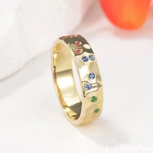 5mm Hammered Wedding Ring Unique Rainbow Natural Sapphire Band Vintage Gradient Men&#39;s Band Unisex Ring Women Birthstone Anniversary Gift
