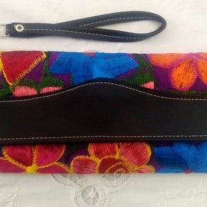 cartera artesanal. Monedero. Cartera para mujeres. Bolso artesanal. Colorido clutch mexicano. Bolso tradicional mexicano. envío gratis.