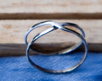 SILVER CRISSCROSS RING - Unique Style Ring - Dainty Silver Ring - Ring For Girlfriend - Silver Band Ring - Sterling Silver Ring